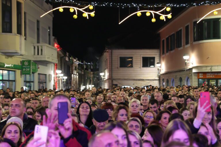 Večeras na Trgu „Bunt rock night“ i “opasna” rock svirka