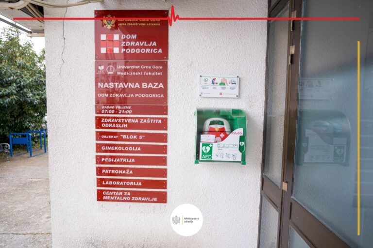 Defibrilatori na javnim površinama u deset gradova, jedan doniran i Herceg Novom