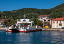 Morsko dobro raskida ugovor za trajektnu liniju Kamenari-Lepetane