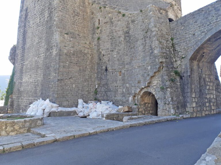Da li Forte Mare mora biti okružen šutom, smećem, nakaradnim objektima…?