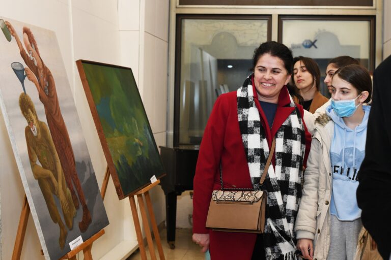 Pogledajte Mali salon hercegnovskih galerija i djela 16 autora