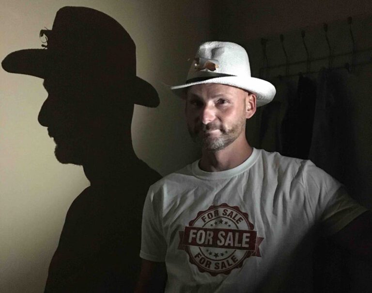 Saša je jedan od rijetkih Novljana koji rođendan mora da slavi danas, a ne sjutra