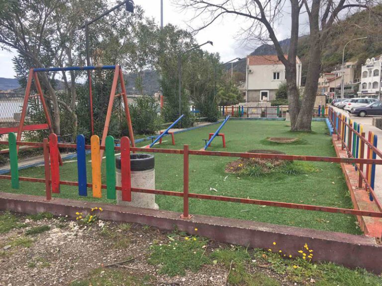 Potpuno devastirana igrališta: Čija je to briga?