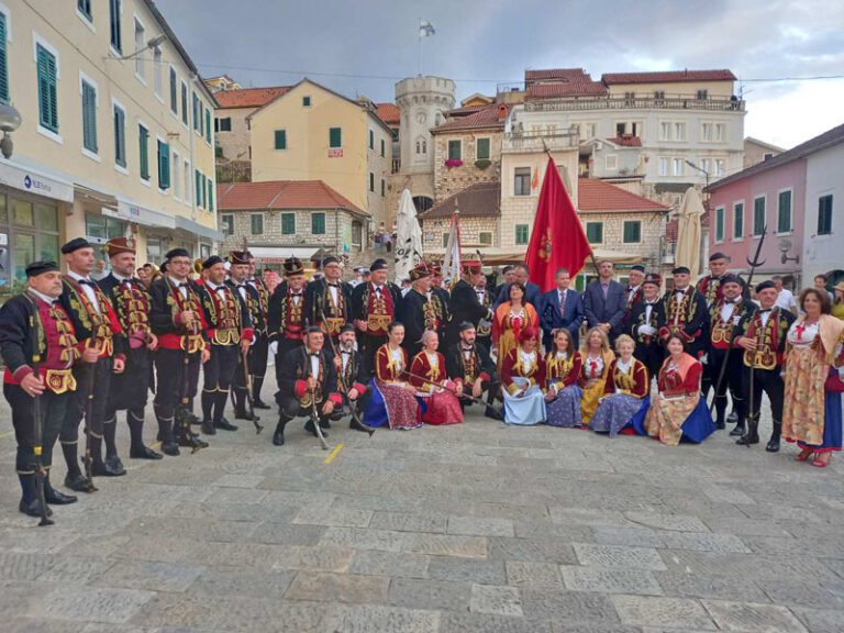 Porodice iz Herceg Novog zaslužne za pet decenija podružnice Bokeljske mornarice