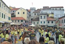 Maturski ples-quadrill sjutra u podne na Trgu