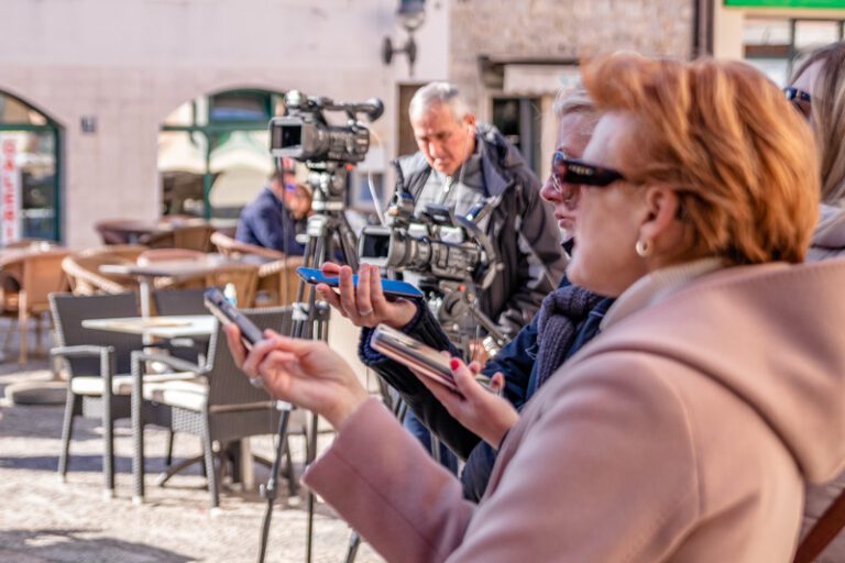 Uz čestitke novinarima: Ocjene, poruke, zabrinutost zbog raznih uticaja na medijsku scenu