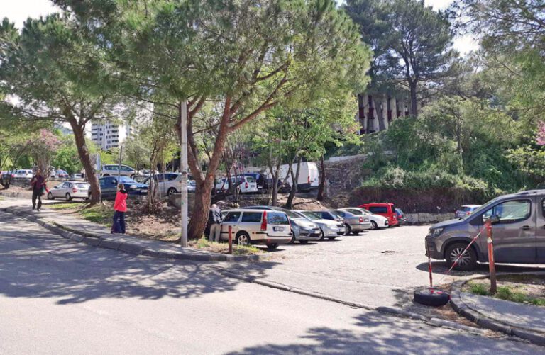 Uskoro naplata parkinga ispod semafora