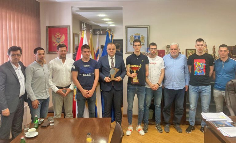 Četvorostruki prvak Crne Gore, SK „Novi“ na prijemu u Opštini
