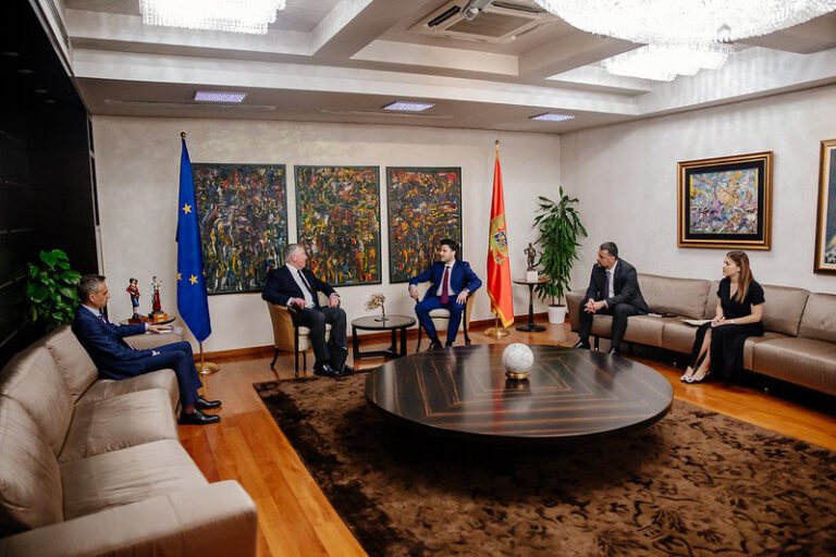 Abazović i Đurović u Porto Montenegru: Dok za jahte stiže u Bijelu