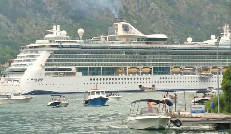 Kotor prihvatio čak pet kruzera sa oko 8.000 turista