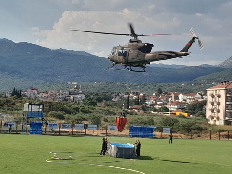 U gašenju požara učestvuje i helikopter