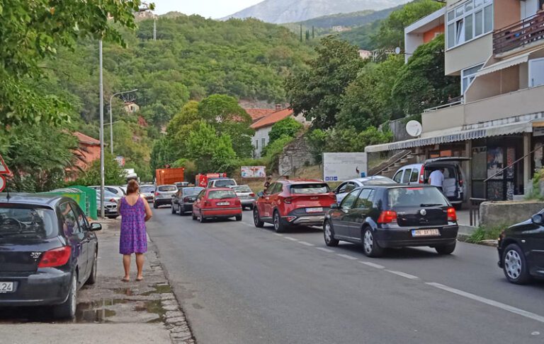 Gradnja i sanacija postojećih trotoara, neće biti parkiranja duž magistrale