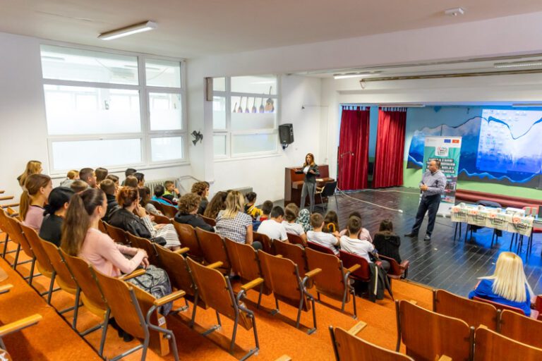 Zaustaviti ugovaranje maloljetničkih brakova, prosjačenje, nasilje u porodici