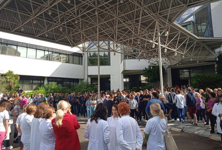 Protest radnika i građana: Ne dozvoliti da Institut postane politički karusel i ode u stečaj