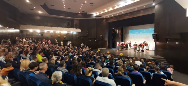 KUD Sloga i njihovi gosti priredili sjajne nastupe na koncertu “Gradu u čast”