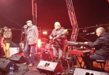 “Perper” u Portonovom: Vrijedilo je čekati koncert za pamćenje