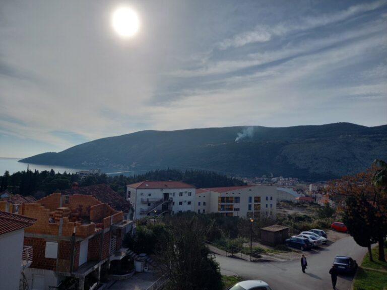 Gori kuća na Žvinjama