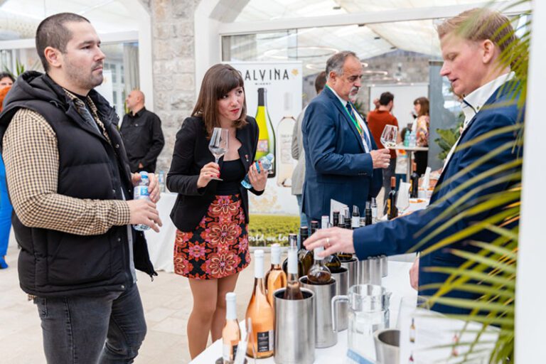 Otvoren Salon vina 54. Praznika mimoze: Slavljenje ljepote vina, mimoze i Herceg Novog