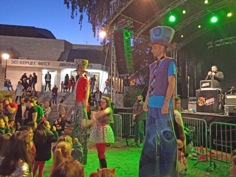 Luda zabava u Parku mimoze uz animatore nastavlja se i danas