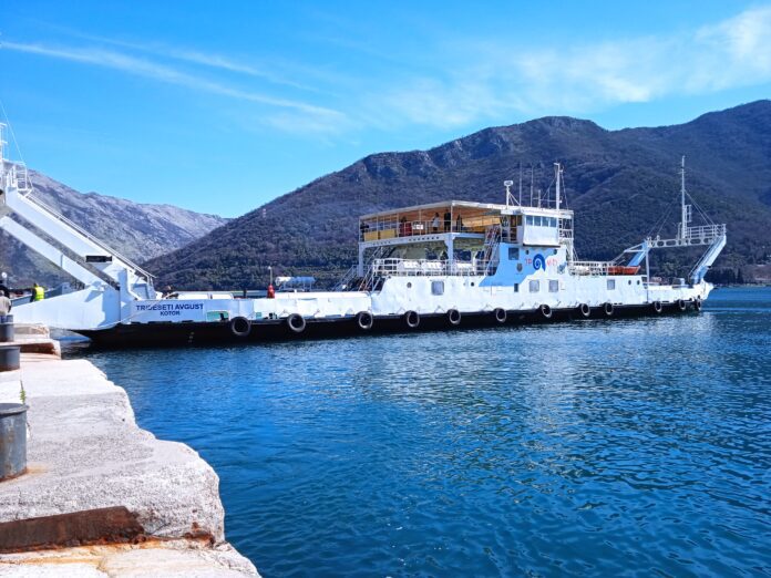 trideseti avgust trajekt