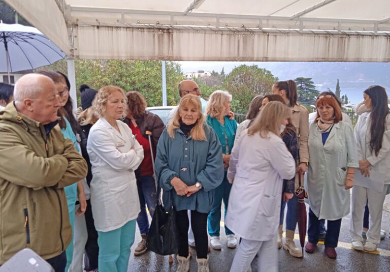 Zaposleni demantuju direktora Doma zdravlja Aleksu Đekića