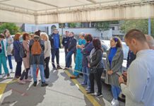 Ispred Doma zdravlja Herceg Novi opet protest, zaposleni optužuju Aleksu Đekića za torturu i represiju