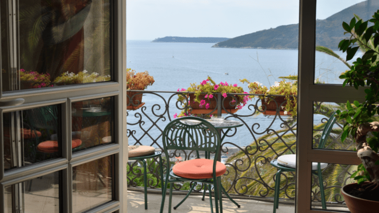 Iskoristite priliku da uz Turistički kredit NLB Banke vaša ponuda bude kao sa razglednice   