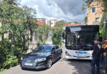 Audi blokirao saobraćaj kroz grad