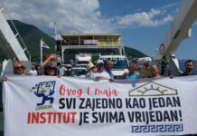 Blokada trajekata: Radnici Instituta ne daju nikome da se ukrca, niti iskrca trajekt protest
