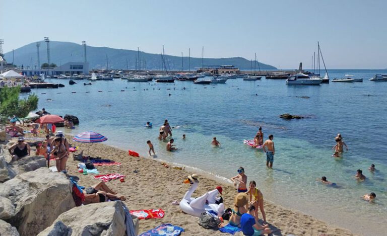 U prošloj godini 2,61 milion turista: Najbrojniji Rusi, pa Srbi i Bosanci