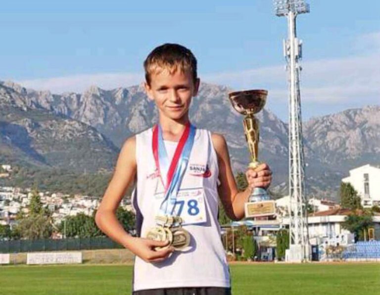 Tri zlata i pehar za Viktora Jančića u Baru