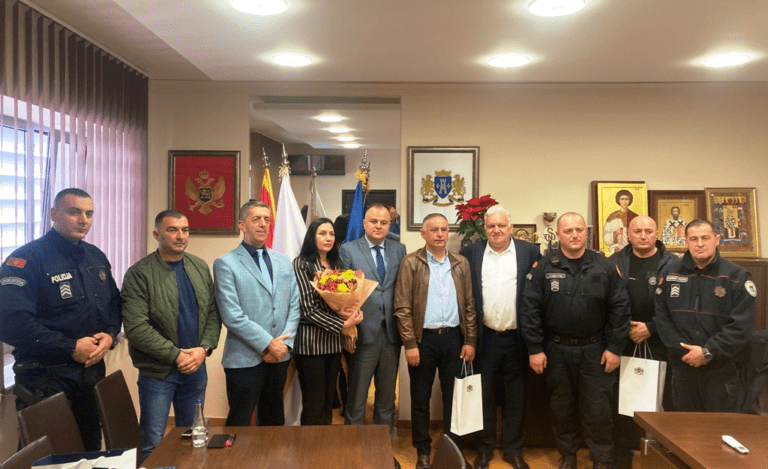 Priznanja Opštine za pet najboljih službenika policije