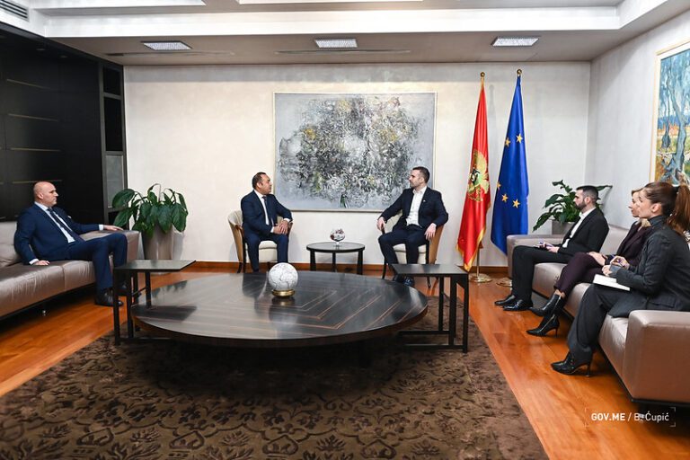 Premijer sa predstavnicima kompanija Azmont i Orascom