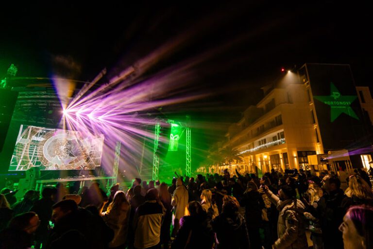 Završeni praznični bazar i koncerti u Portonovom, koncerti Tijane Bogićević i Symphony Orchestra – The Best of 80s na ljeto