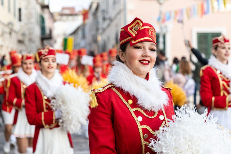 Karavan 57. Praznika mimoze posjetiće Vrnjačku Banju, Zlatibor i Nikšić