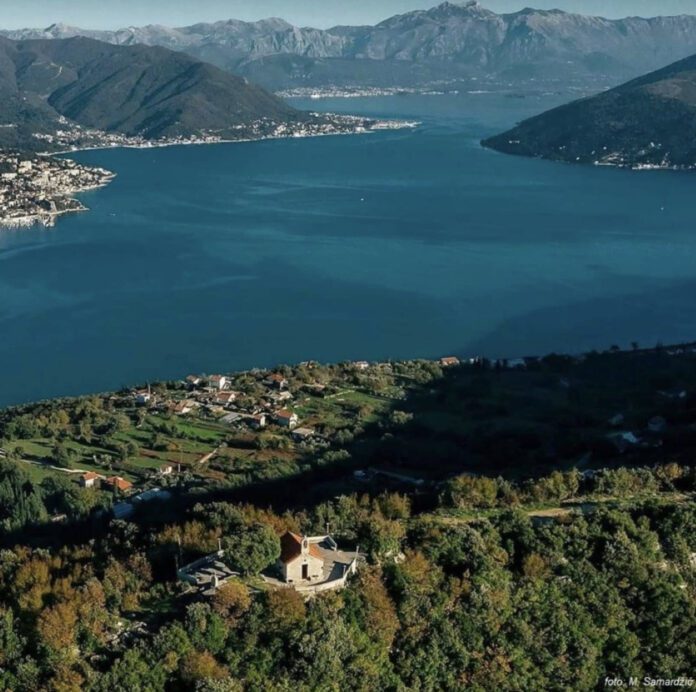 A222EB44-0DEE-4F55-80A7-3A8C0D82B7C6