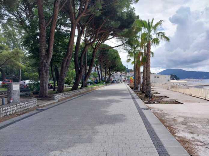 Igalo šetalište renovirano, palme