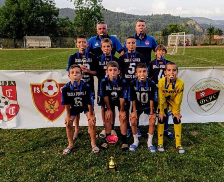 Dječaci KMF Herceg Novi donijeli još jedan pehar