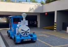 “Plavi vozić” parkiran do daljnjeg ispred zgrade Opštine Vozic