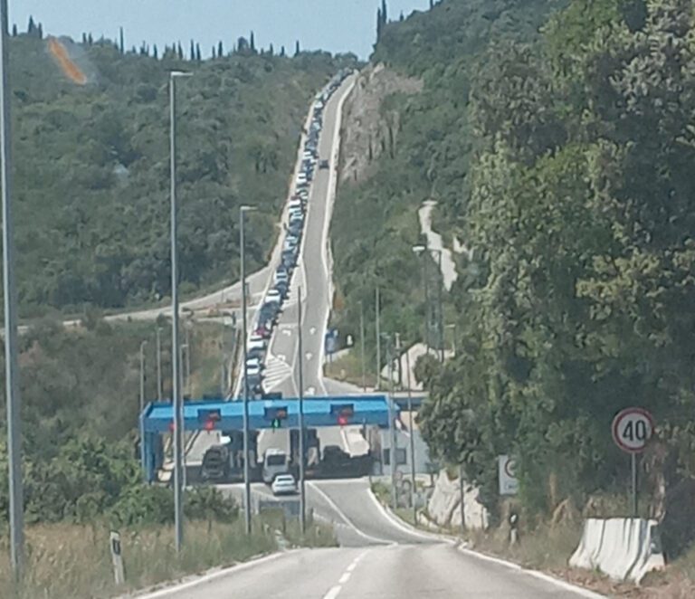 Ovog vikenda na dva granična prelaza sa EU kilometarske kolone, čekanja sa hrvatske strane i do 8 sati