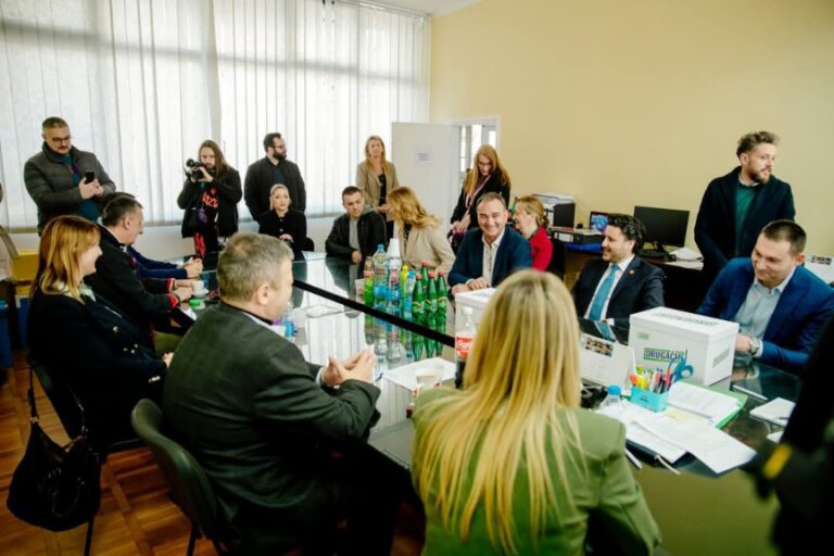 URA predala listu: Svi koji žele da rade drugačije i pošteno naši su partneri