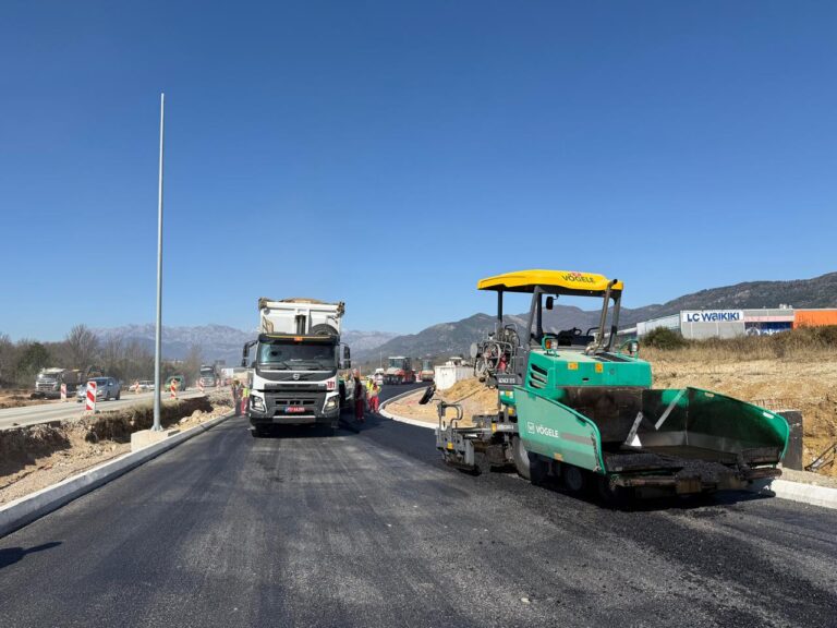 Trećina bulevara Tivat-Jaz, vriijednog 54 miliona eura, biće pod asfaltom u aprilu