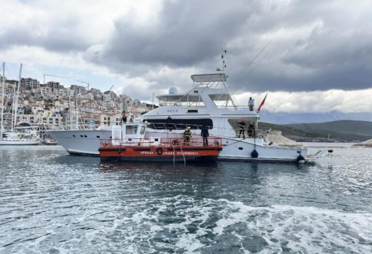 UPSUL: Uspješno izvedena vježba gašenja požara na jahti u marini Luštica Bay