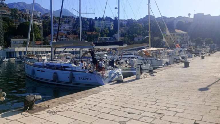 Regata EST 105 Bari-Herceg Novi: Prve jedrlice stigle iza ponoći