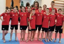 Članovi Šotokan tima sa srebrnom medaljom u reprezentaciji Crne Gore