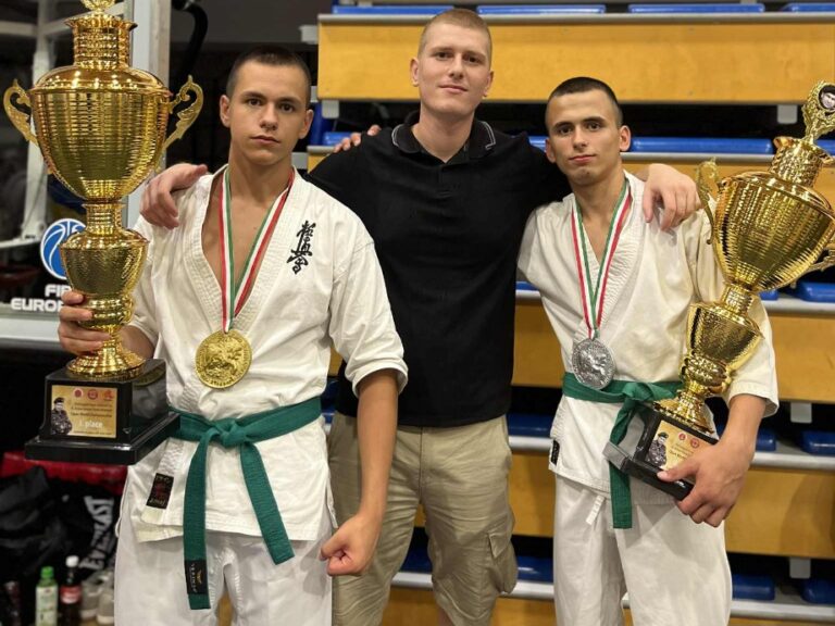 Četiri člana Кjokušinkai karate kluba Herceg Novi na takmičenju u Novom Bečeju