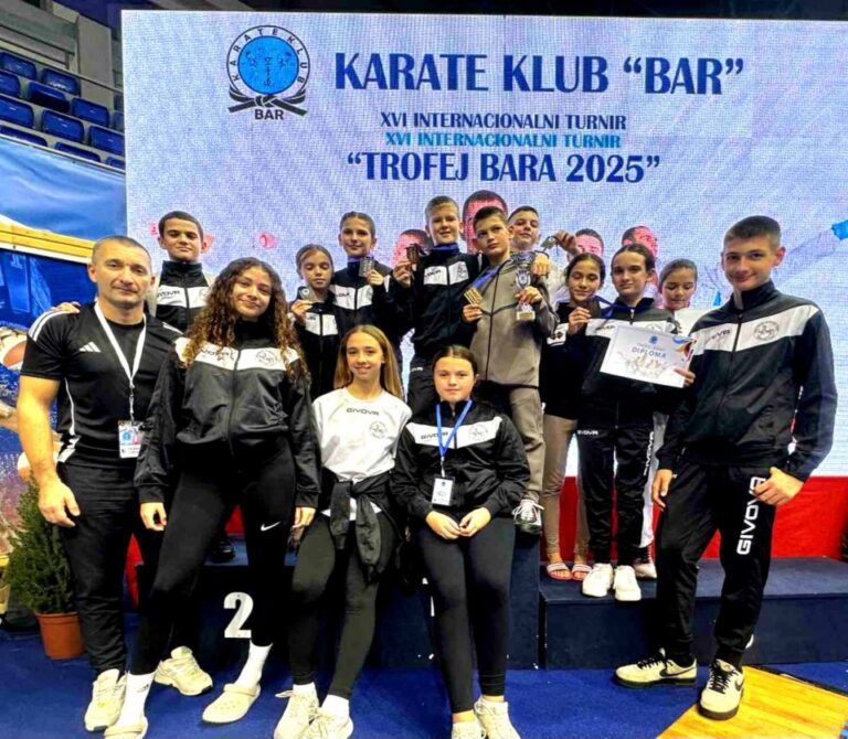 Karatistima Shotokan tima deset medalja u Baru
