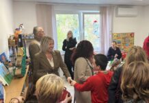 Novogodišnji pokloni za štićenike Dnevnog centra i „Nove šanse“