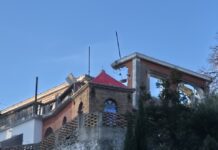 Ruše staro zdanje uz zaštićeno Istočno podgrađe Starog grada