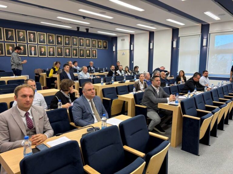 Zasjeda parlament u Herceg Novom: Nekoliko “vrućih” tema